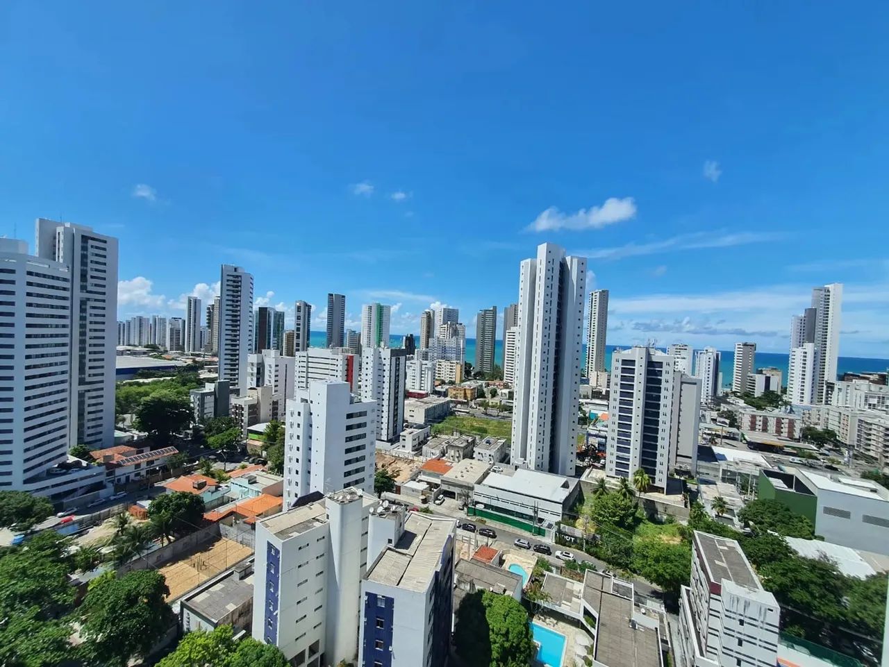 ALUGUEL  4 QUARTOS (2 SUITES) COM ARMÁRIOS  MOURA DUBEUX  BOA VIAGEM