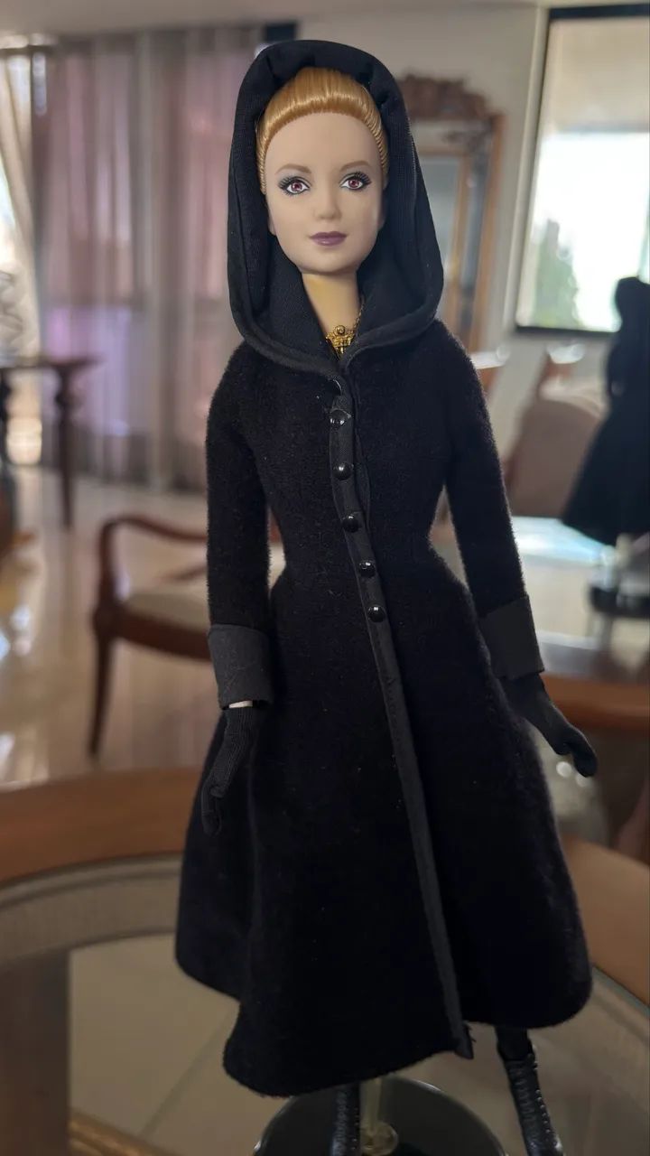 Boneca Barbie Collector The Twilinght Saga  Eclipse Jane - Foto 4