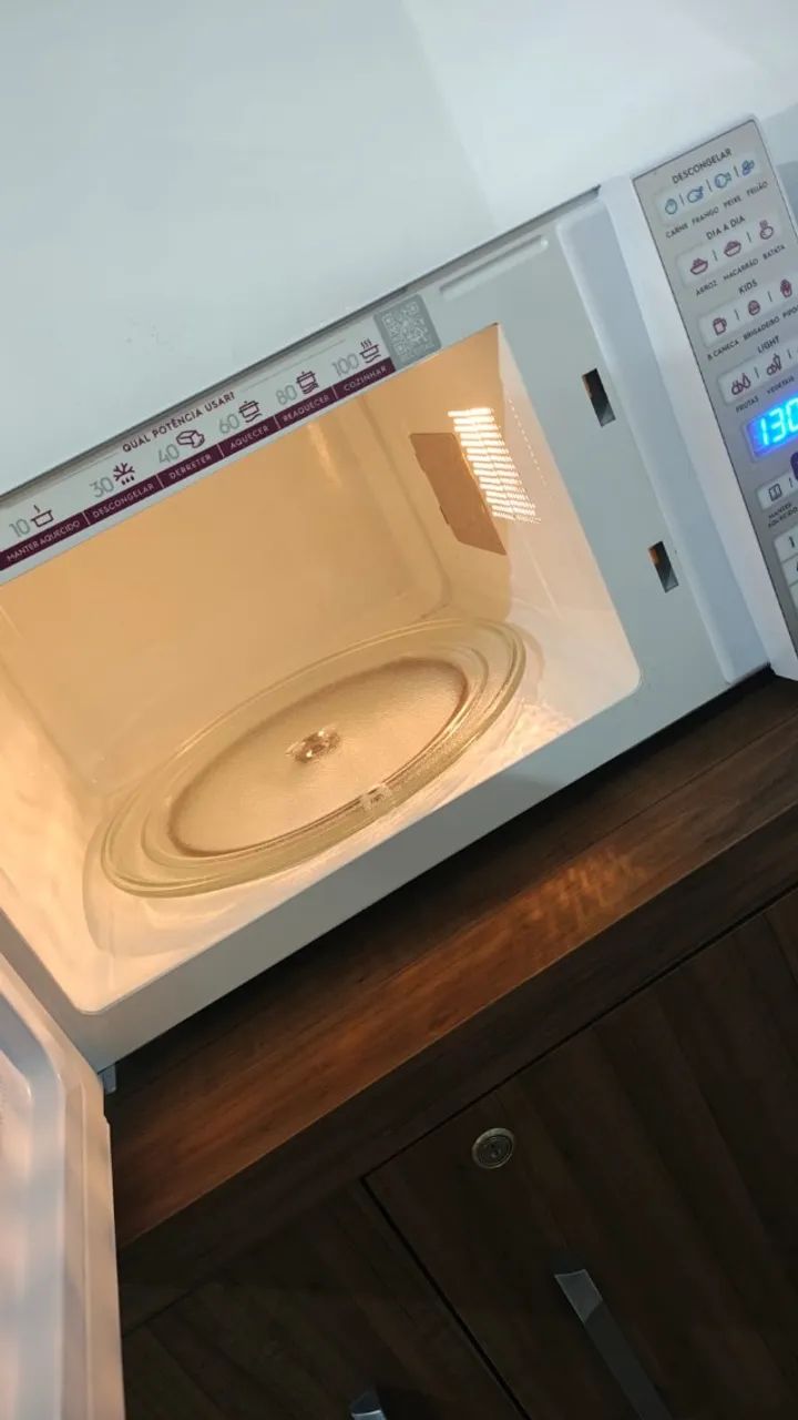 Forno Microondas Eletrolux 34L NOVO - Foto 3