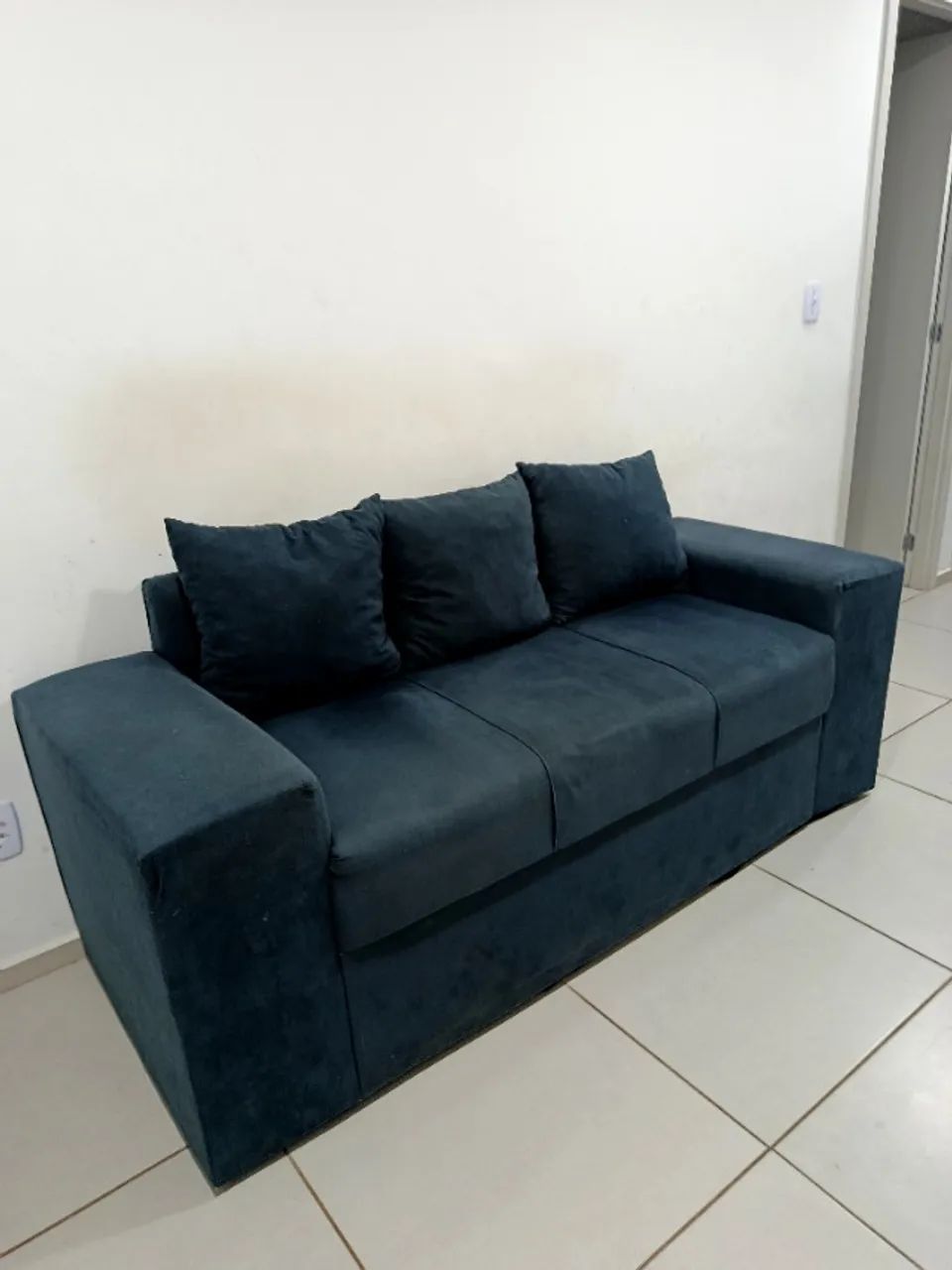 SOFÁ 3 LUGARES AZUL ESCURO 