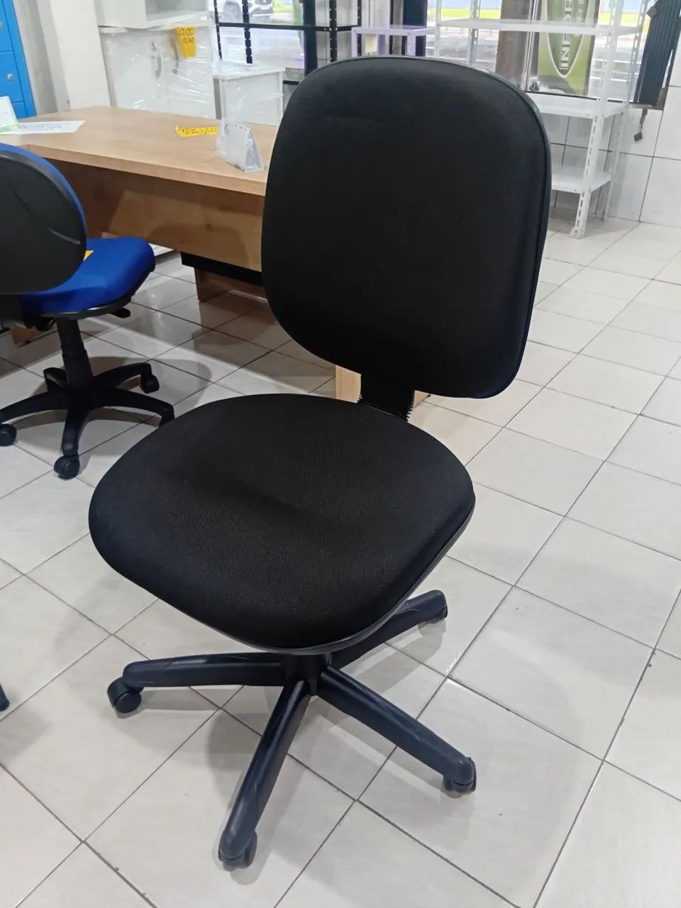 Cadeira em promoção  - Foto 5