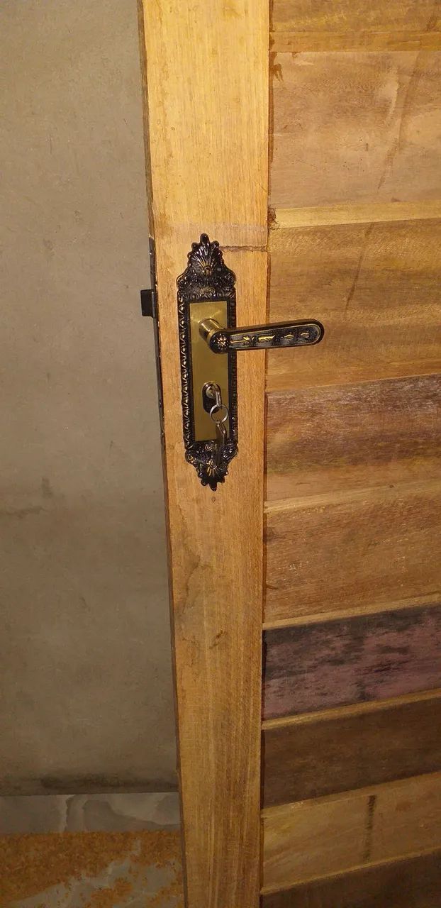 Carpinteiro instalação, acentamento de portas e janelas  - Foto 5