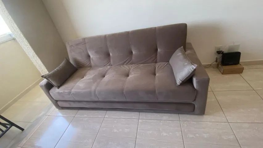 Sofá-cama retrátil 2 metros em suede marrom - Ótimo estado  - Foto 2