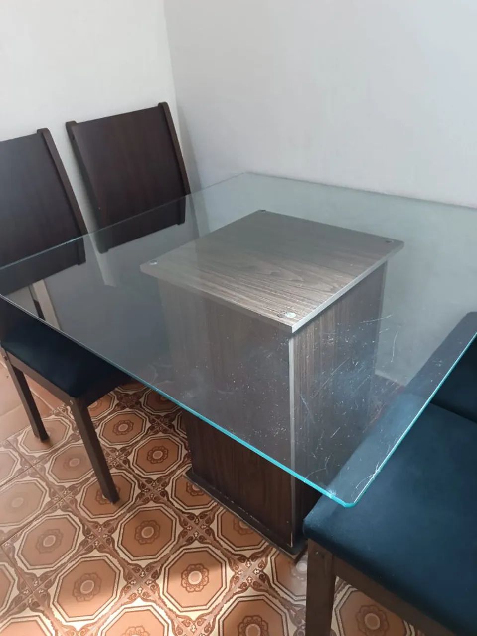 Mesa com 4 cadeiras tampo de vidro - Foto 5