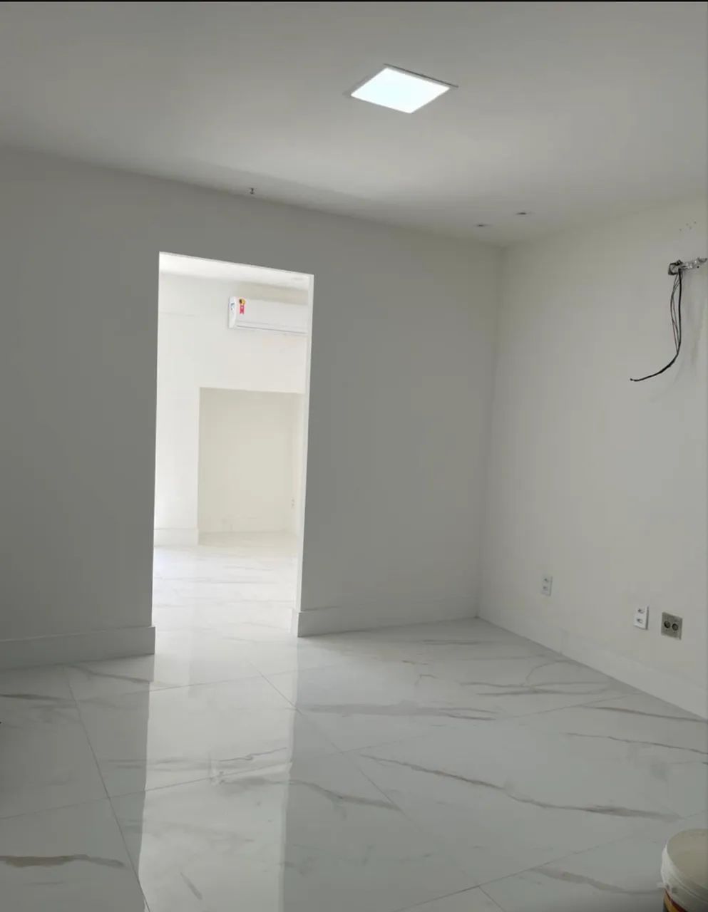 Vendo Sala Reformada c Porcelanato 90x90 Renascença  - Foto 3
