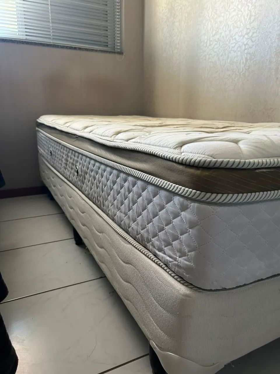 Cama box solteiro c/ colchão 