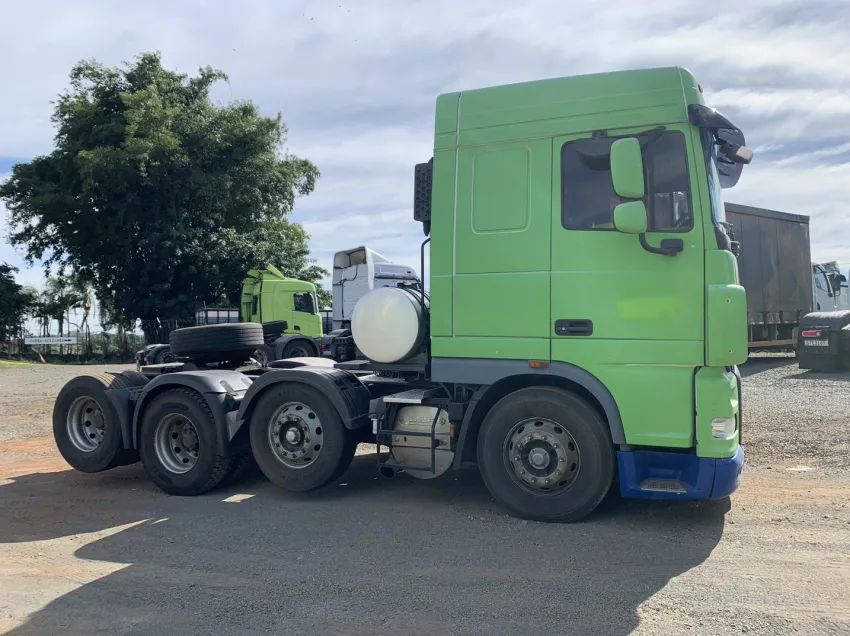 XF105 FTS 460A 8X2 - Foto 2