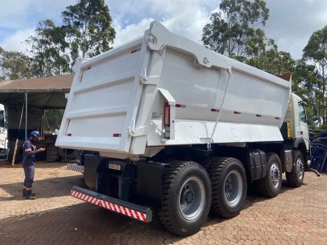 BASCULANTE 8X4 - 40 t / 22 m³ * TODO REVISADO * - Foto 4