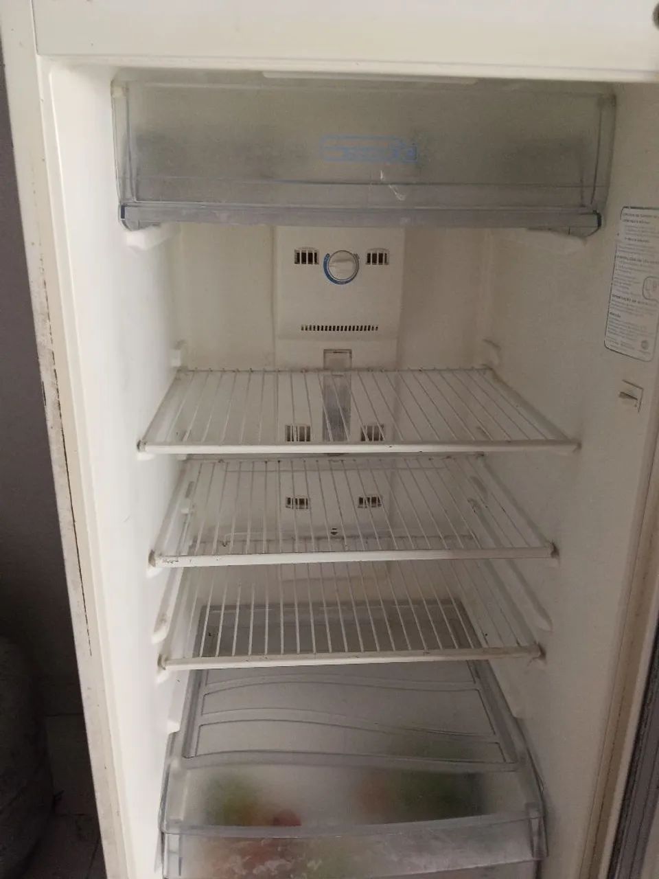 Vendo geladeira pegando perfeitamente 
