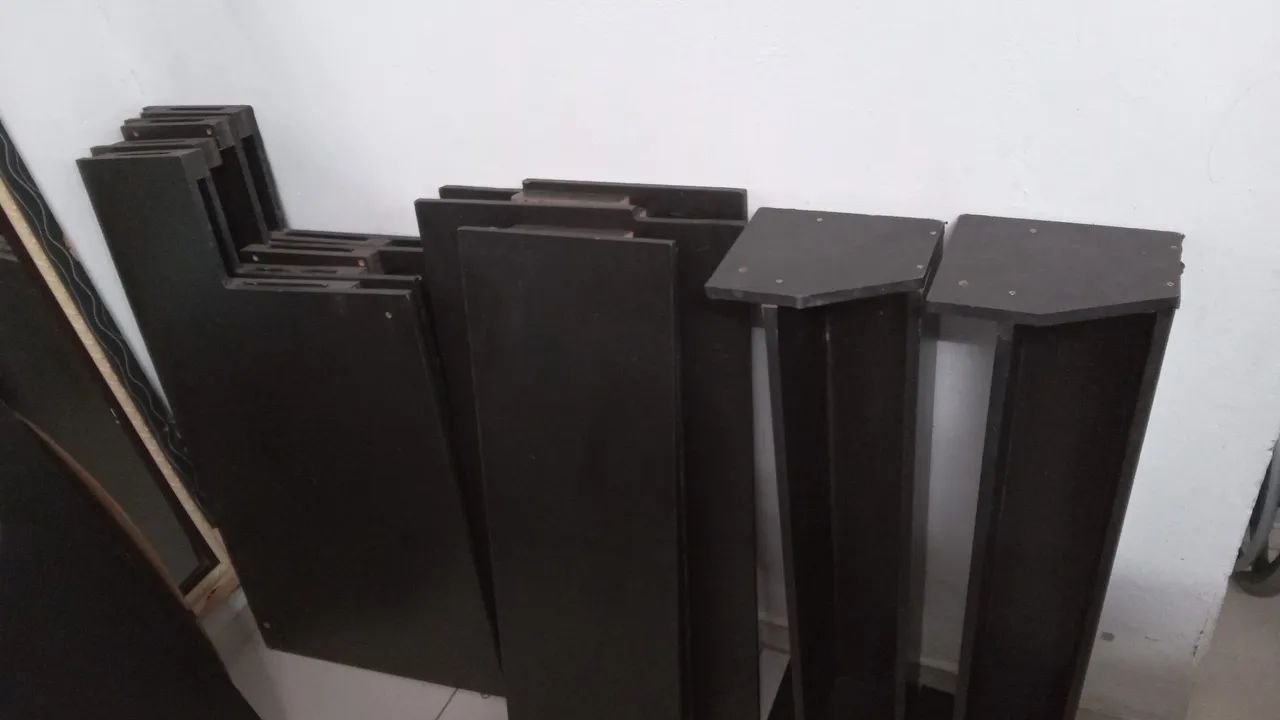 Vendo Duas mesas de bartender seminovas ótimo estado - Foto 2
