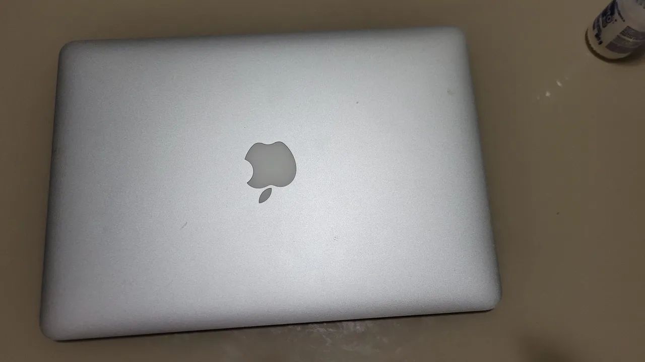 MacBook Air 13" Apple (Modelo A1466) - Funcionando Perfeitamente