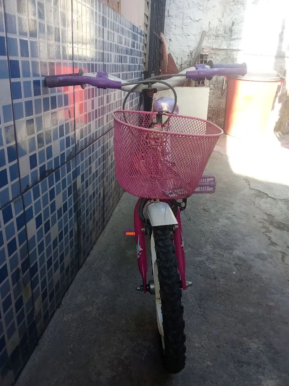 Vendo bicicleta pequena semi nova - Foto 5