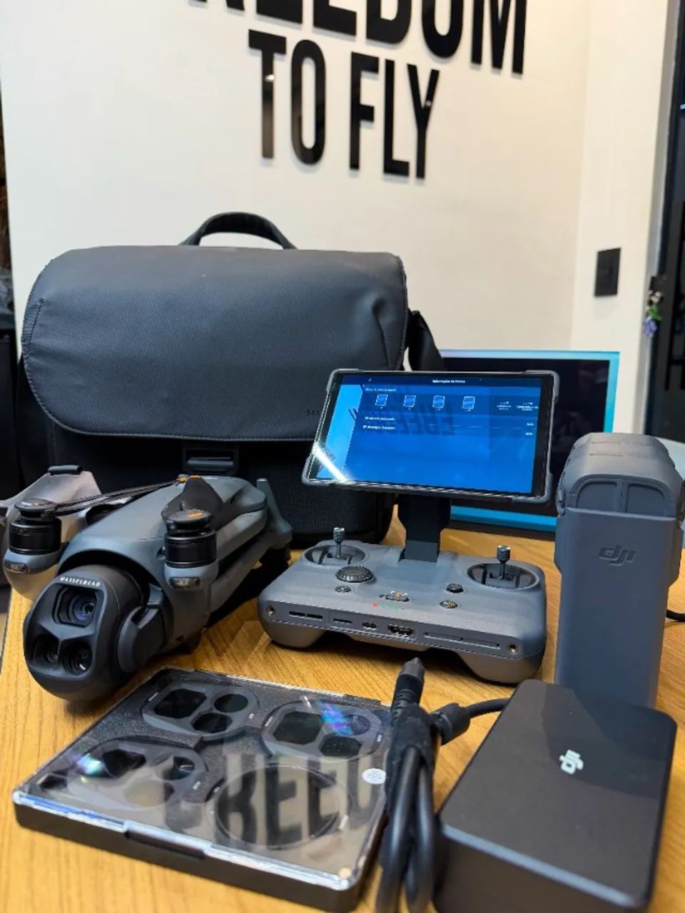 Drone DJI Mavic 4 Pro FlyMore Combo Seminovo