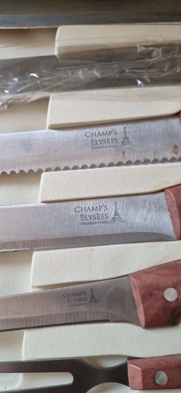 Kit churrasco com 24 peças na maleta de couro ( maleta não fecha) apesar de nunca usado - Foto 5