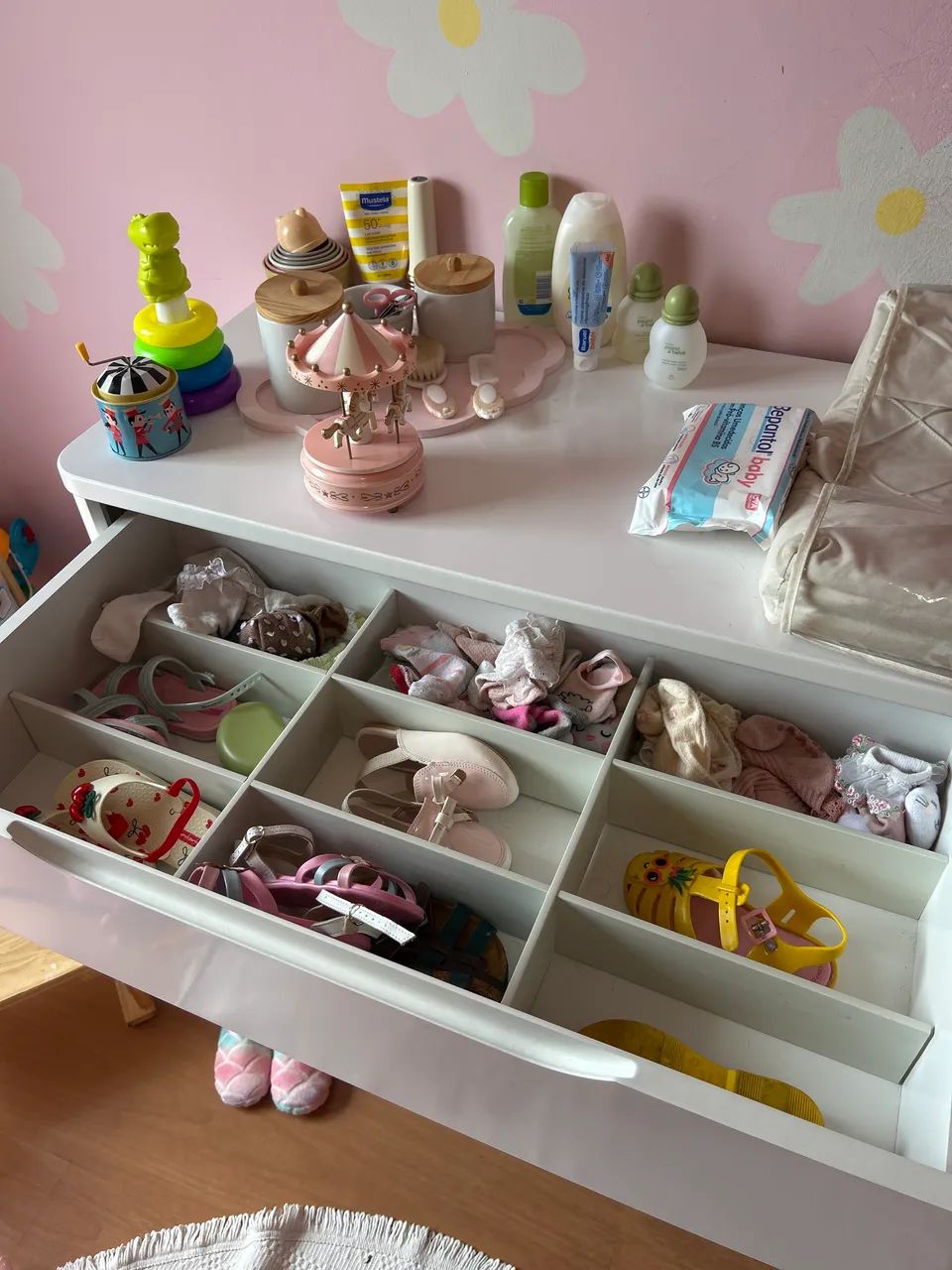 Estante com trocador - Foto 2