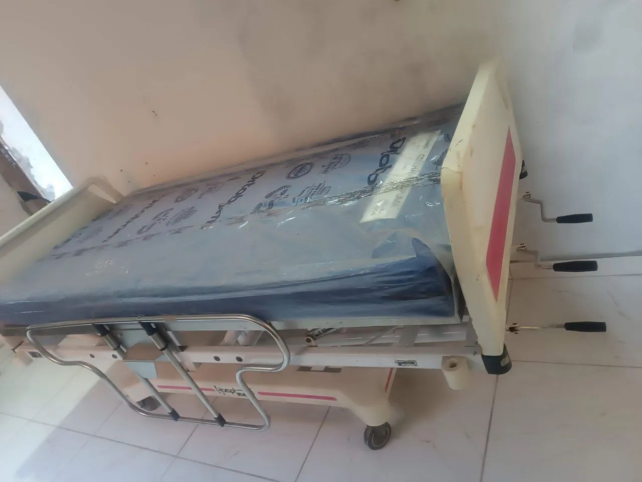 Cama hospitalar  - Foto 2