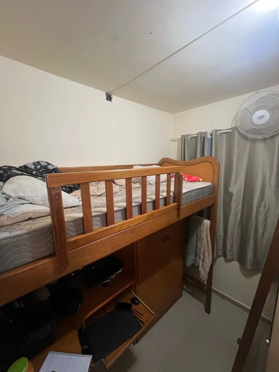 Vendo Móvel De Madeira Maciça 