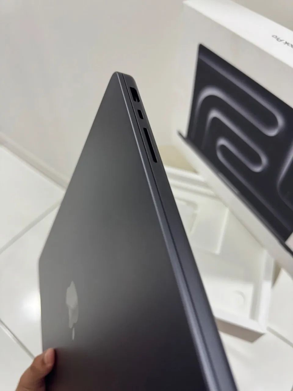 MacBook Pro M3 Chip Pro 18GB RAM | Completo - Foto 4