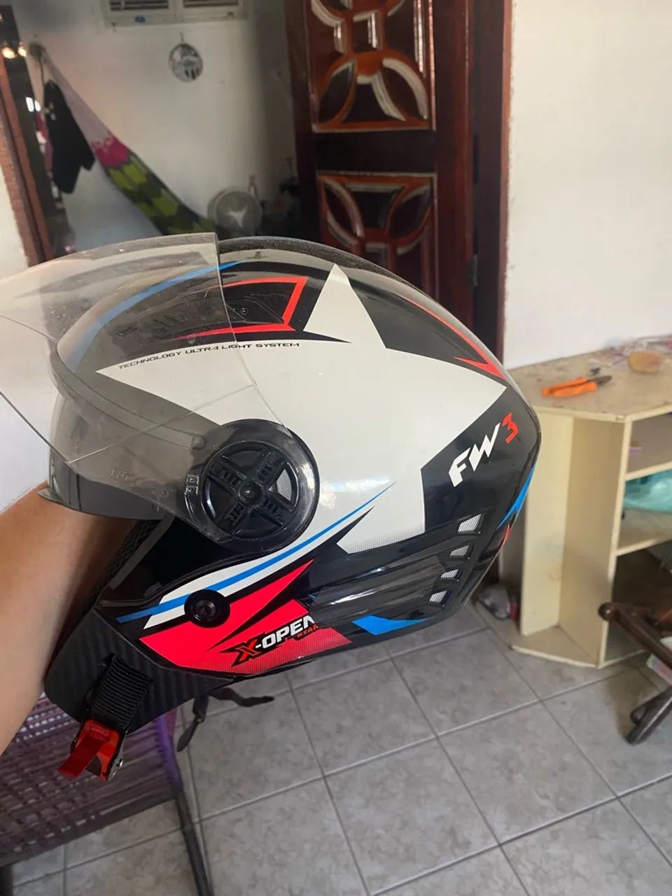 Vendo Capacete FW3 aberto com óculos  - Foto 2