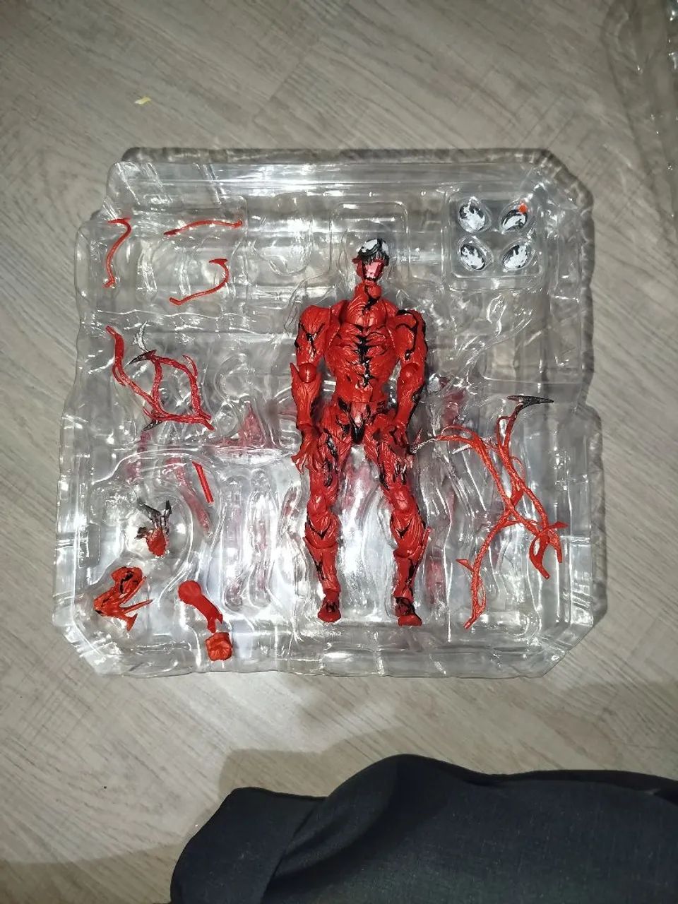 Boneco Carnificina REVOLTECH Bootleg - Foto 2