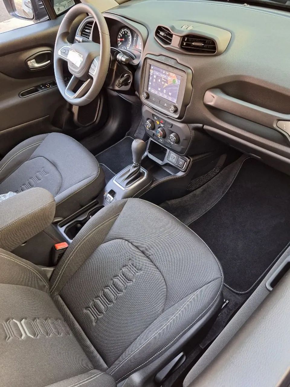 Jeep Renegade Sport T270 1.3 TB 4X2 Flex Aut. 2023 - Foto 3