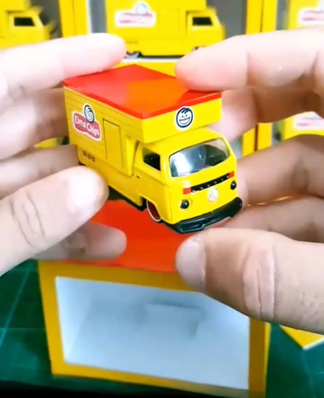 Miniatura Kombi Elma Chips - Hot Whells