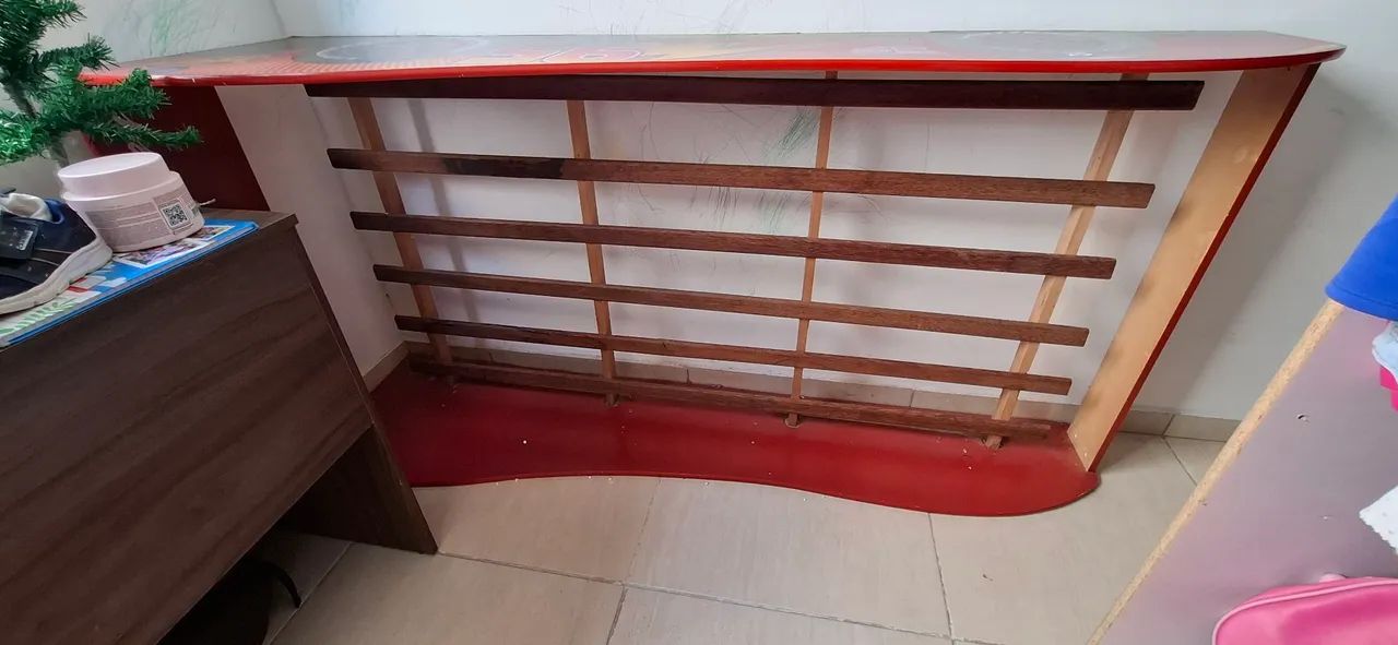 Cama Infantil Solteiro em Formato de Carro - Vermelha