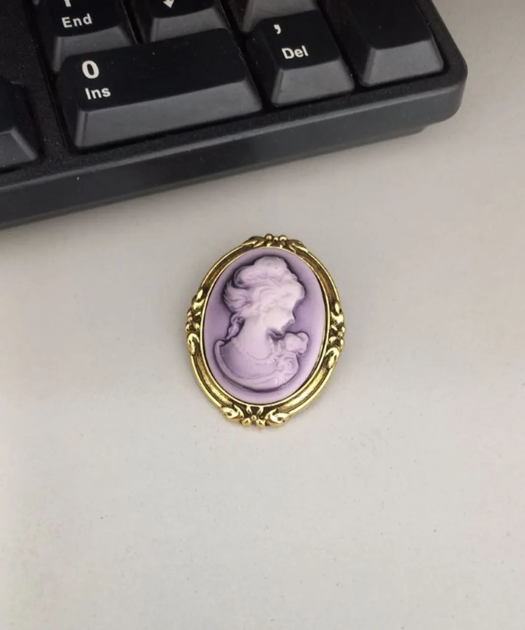 Broche de Camafeu Roxo Clássico (novo) - Foto 3