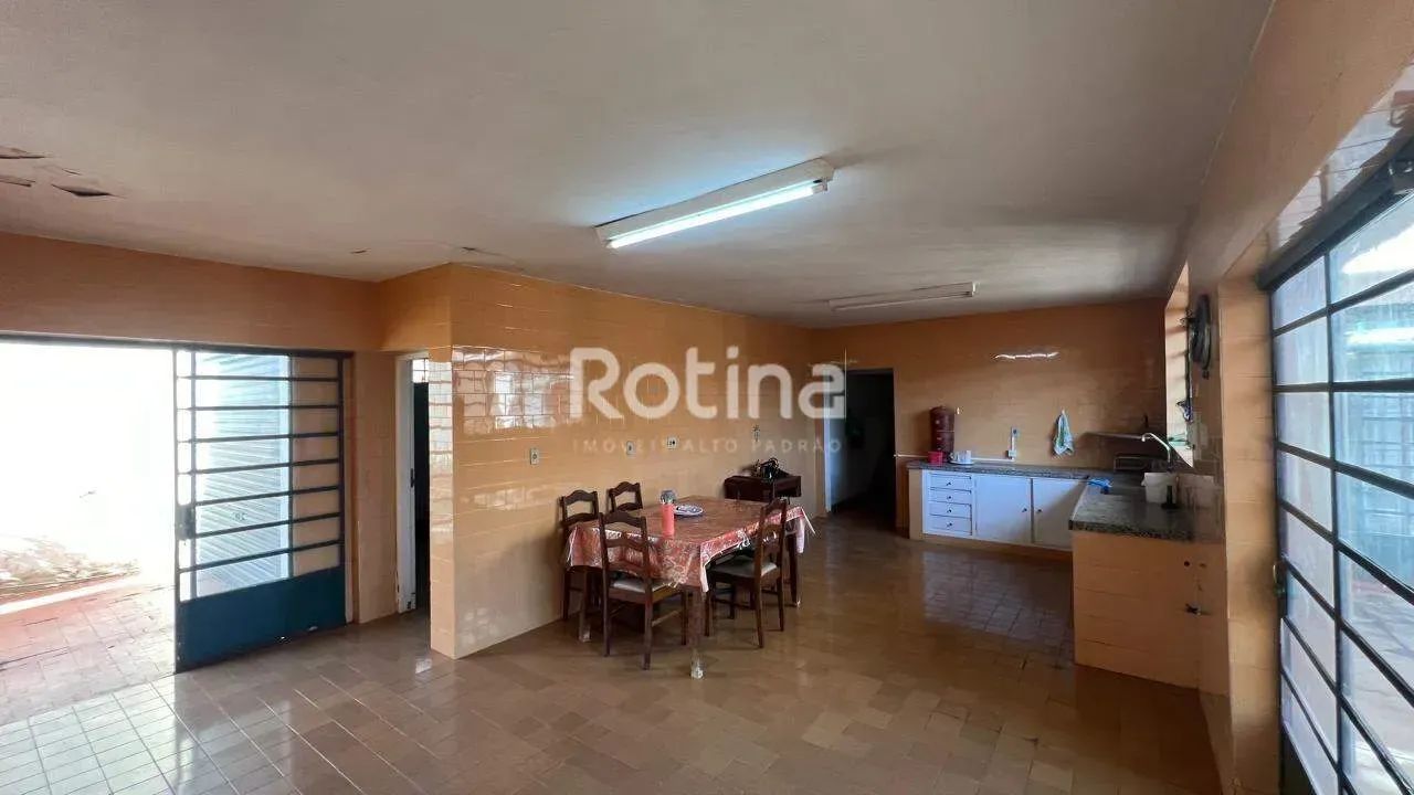 Casa Comercial à venda no Centro (Terminal Central) | 4 quartos (2 suítes) | Escritório e  - Foto 2