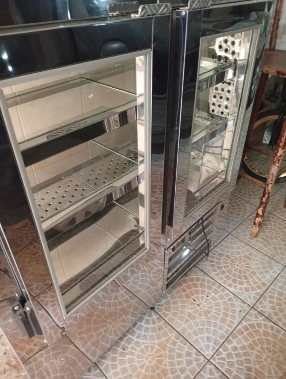 Vitrini refrigerada semi nova  - Foto 5