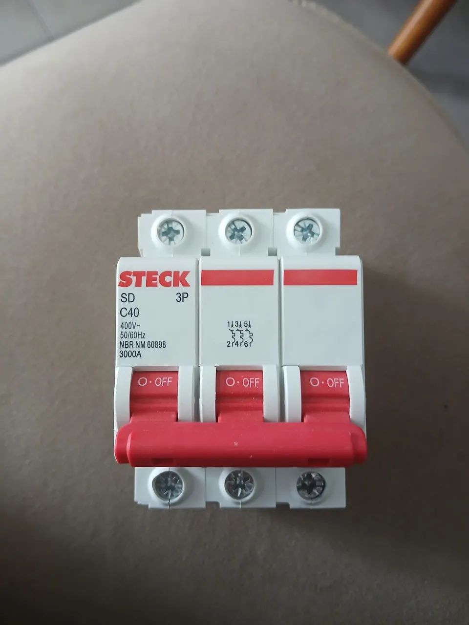 Disjuntor Din Tripolar curva C 40A Steck