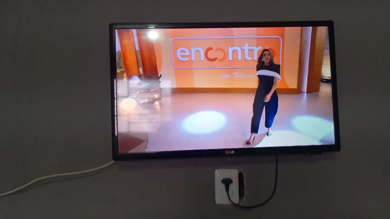 Tv 32 LG polegadas não é smart