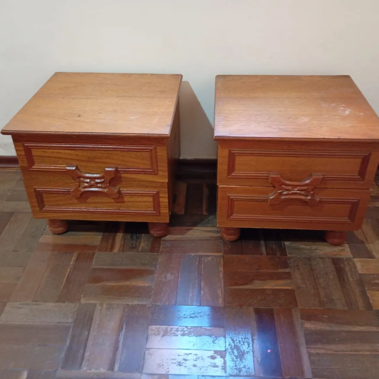 2 CRIADO MUDO DE MADEIRA MACIÇA  - Foto 5
