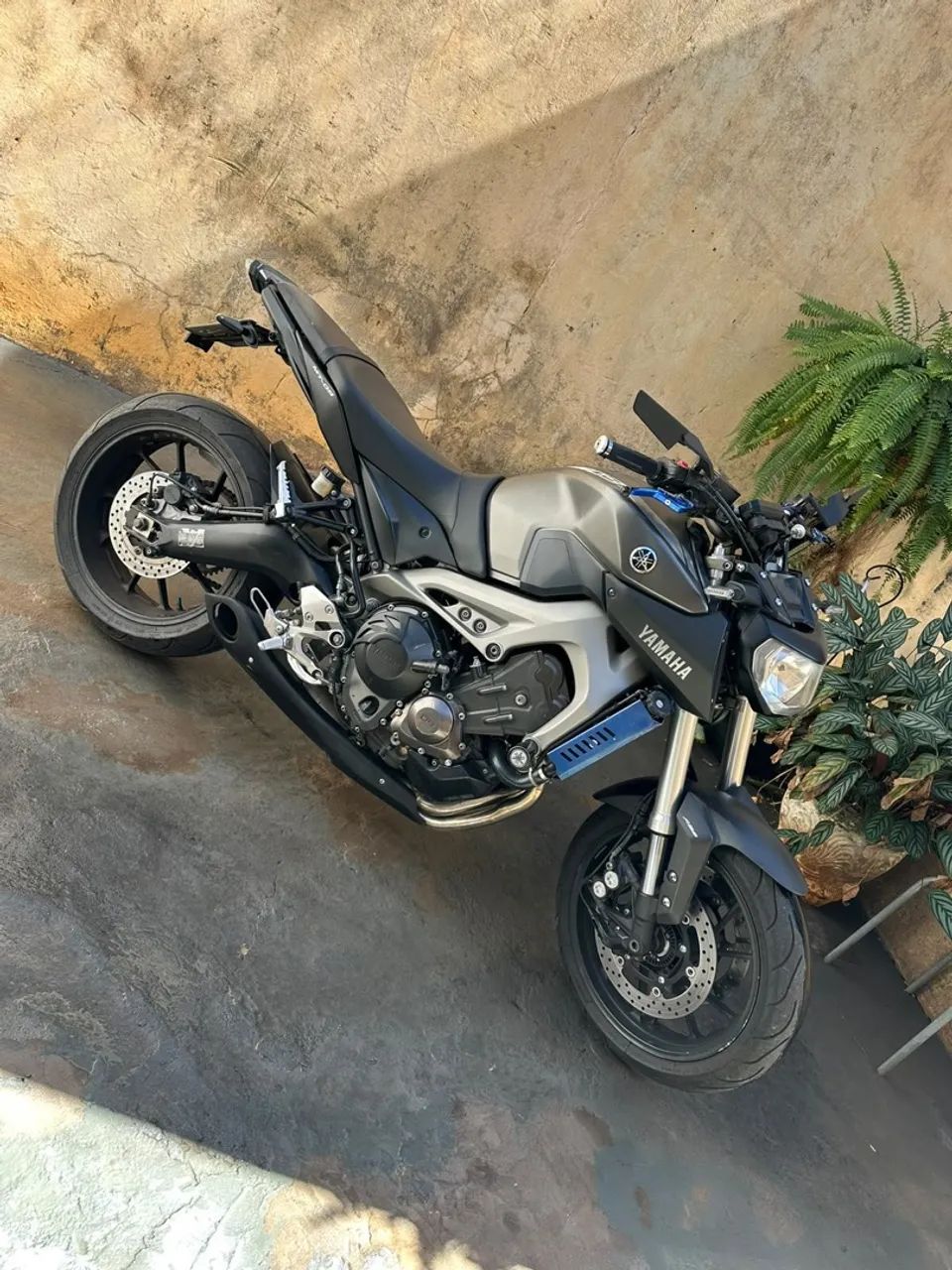 Mt09 2015 abs