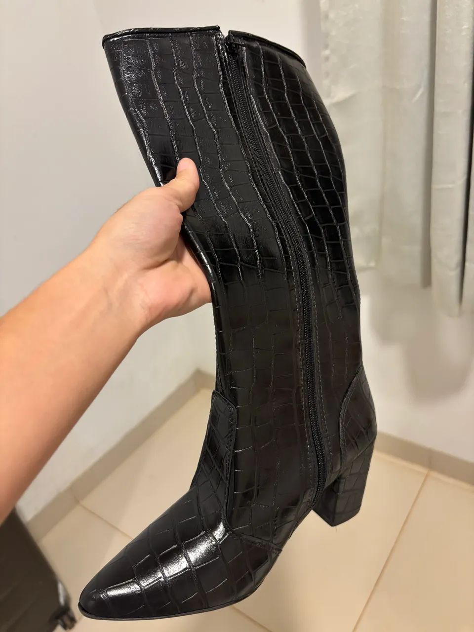 Bota Cano Longo Preta  - Foto 3