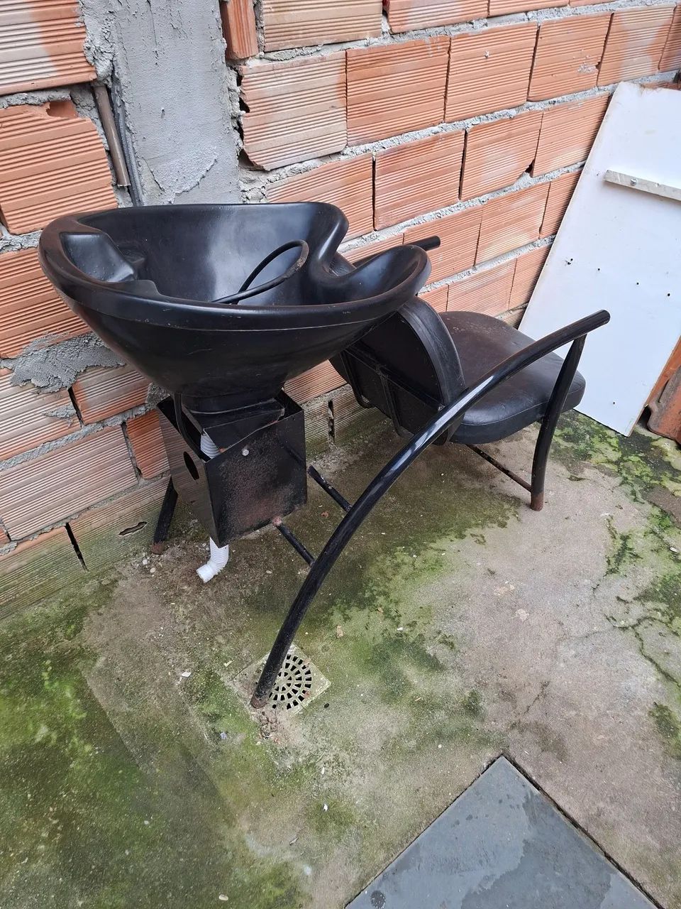 Vendo um lavatório  e uma Cadeira  de salão de beleza  - Foto 3