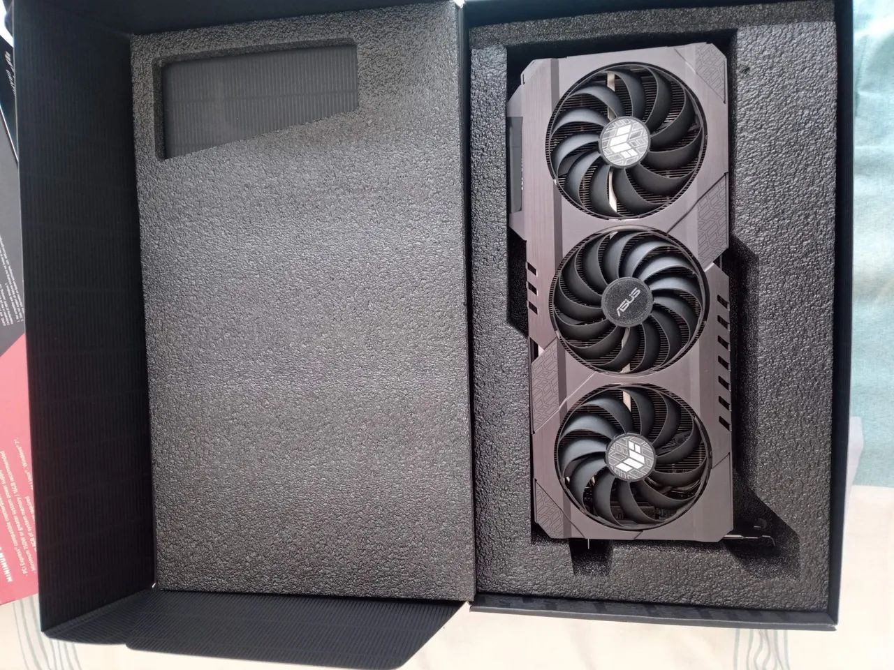Placa de Vídeo Asus Rtx6800 XT Tuf Gaming <br> - Foto 2
