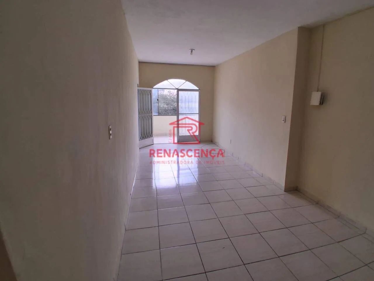 Casa com 2 Quartos em Bangu.