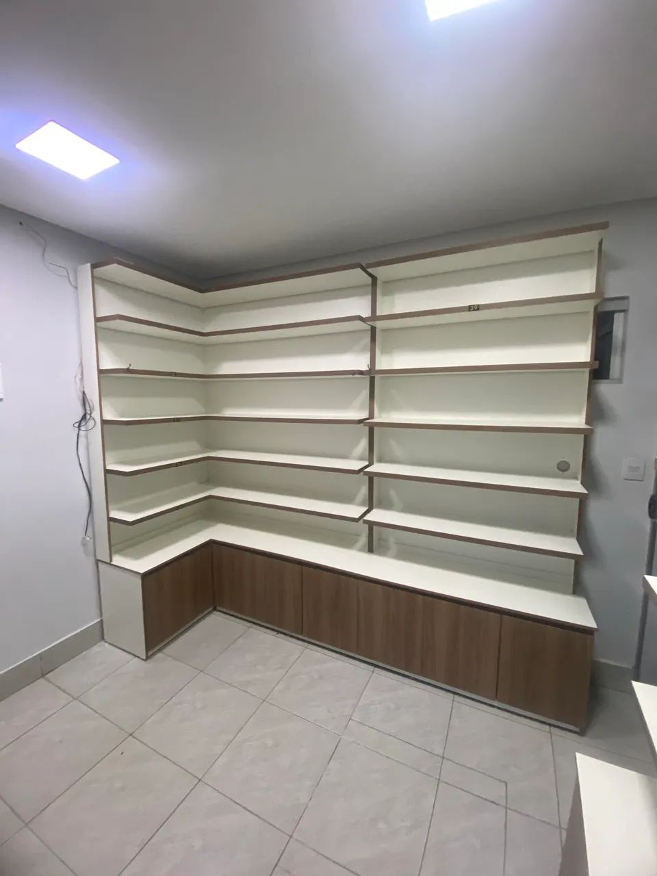 Móveis para lojas de maquiagem e acessórios  - Foto 5