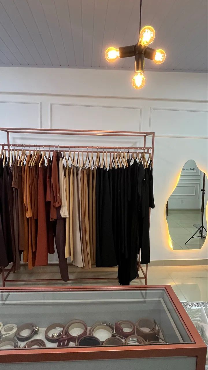 ARARA DE ROUPAS