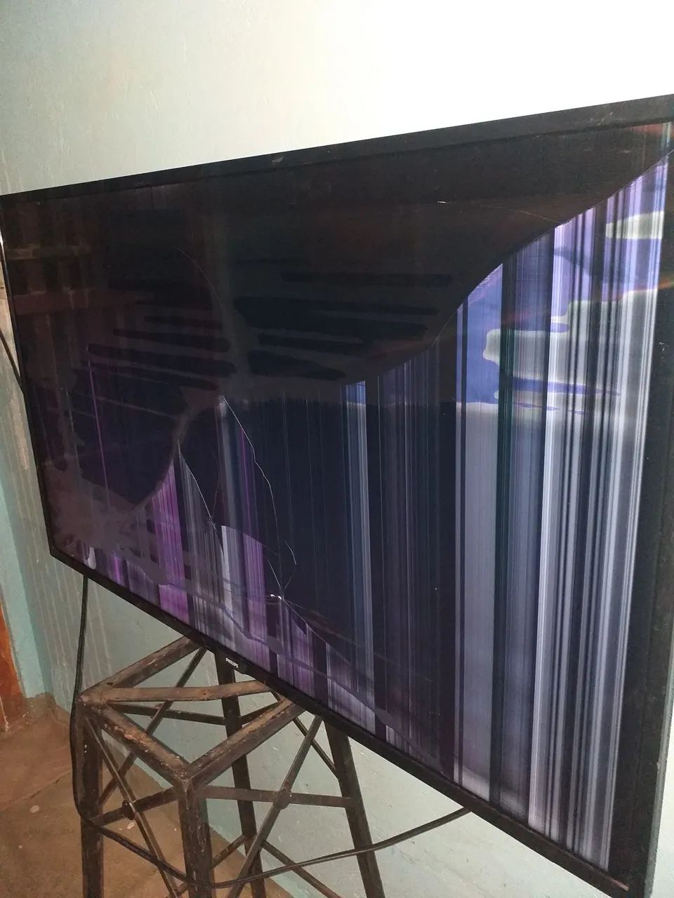TV Philips 49pl com defeito  - Foto 3