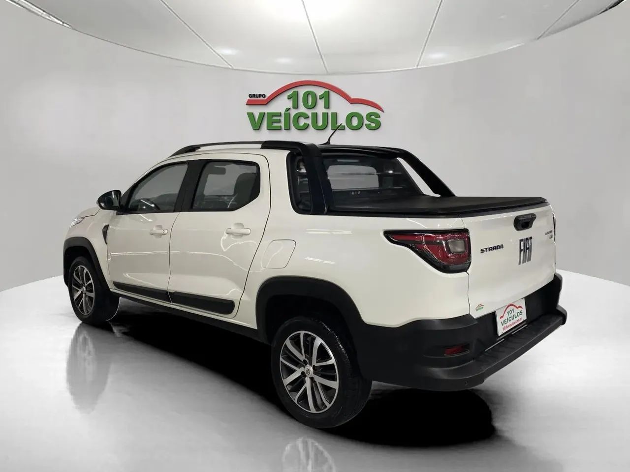 Fiat Strada Volcano 1.3 Flex 8V CD Aut. 2023 - Foto 3