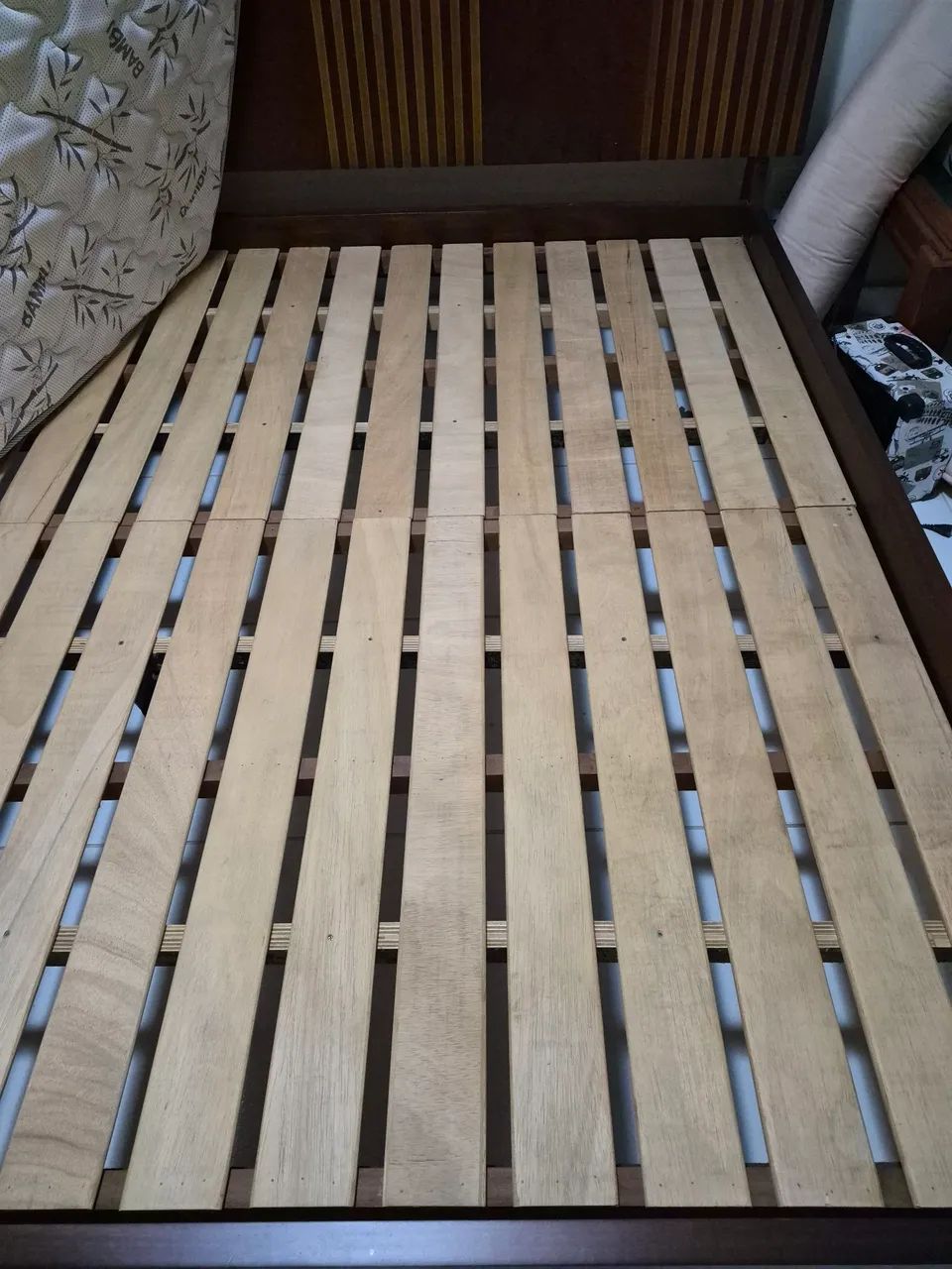 Cama Queen com cabeceira de madeira  - Foto 2