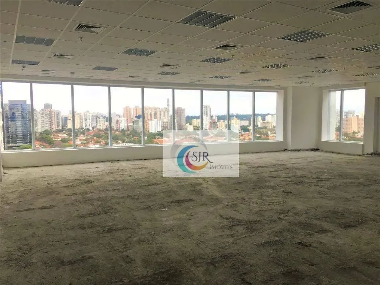 Conjunto comercial com 410m² em vão livre com 10 vagas de garagem! - Foto 3