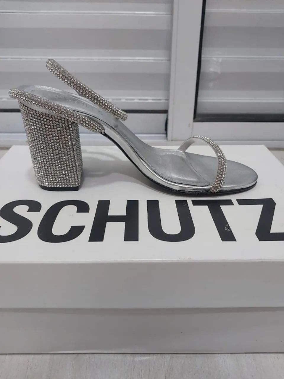 Sandália Prata Schutz - Foto 4