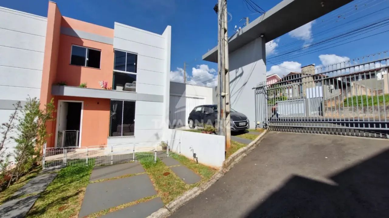 Sobrado Condomínio em Ponta Grossa