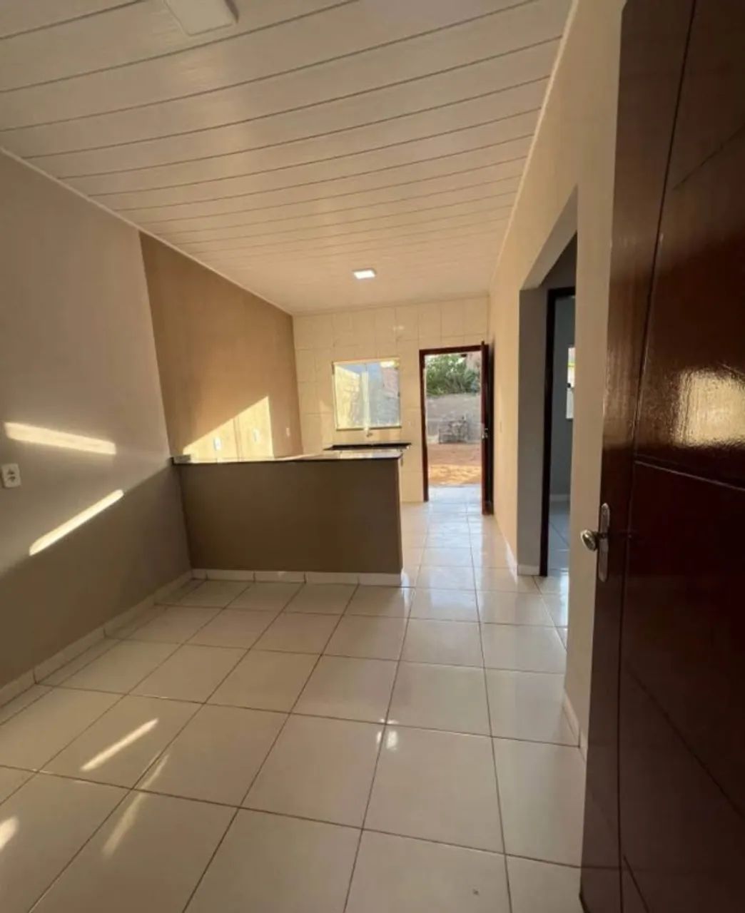 - CASA BEM LOCALIZADA À VENDA - Foto 2