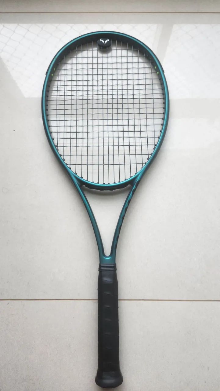 Raquete de tênis Wilson Blade V9 praticamente nova