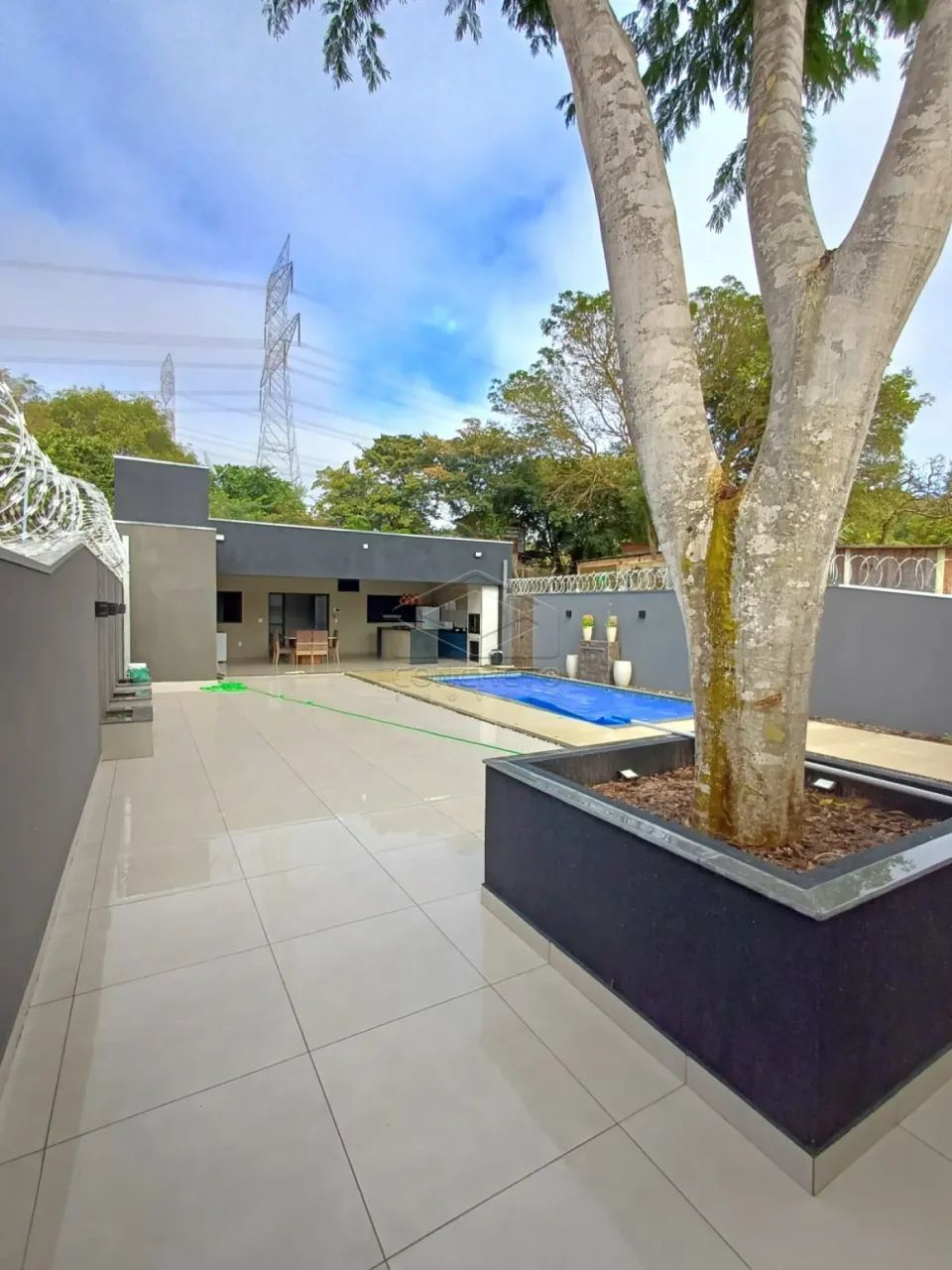 LINDA CASA MODERNA E MOBILIADA EM BOA LOCALIZAÇÃO EM BAURU/SP - Foto 2
