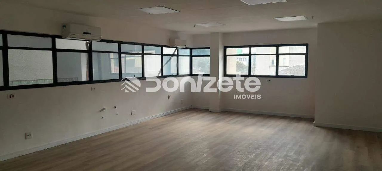 Sala Comercial 85 m² no Centro de Santo André  3 salas, 2 banheiros, 1 vaga